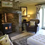 Birkend Farmhouse *